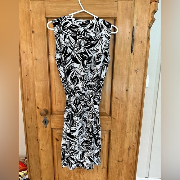 🎉Mossimo Size Small, Sleeveless, Belted - Picture 7 of 13